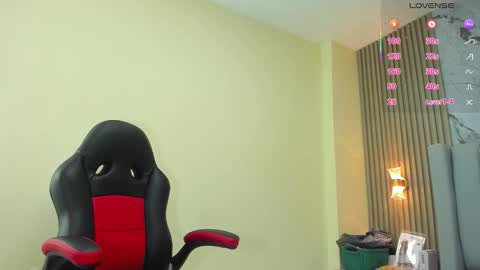 Snapshot of magievans1 chatting on November 11, 12:38 pm magievans1 online show from November 11, 12:38 pm