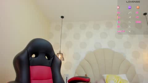 Snapshot of magievans1 chatting on November 27, 2:35 am magievans1 online show from November 27, 2:35 am