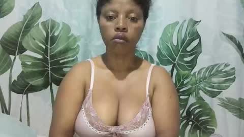 Snapshot of magniah chatting on November 25, 2:44 am magniah online show from November 25, 2:44 am