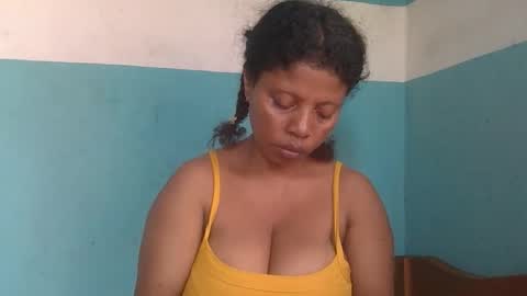 Snapshot of magniah chatting on February 5, 10:42 am magniah online show from February 5, 10:42 am