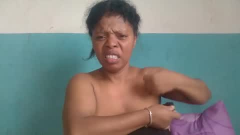 Snapshot of magniah chatting on February 14, 6:43 am magniah online show from February 14, 6:43 am