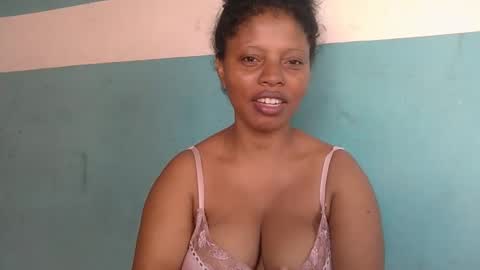 Snapshot of magniah chatting on February 22, 5:51 am magniah online show from February 22, 5:51 am