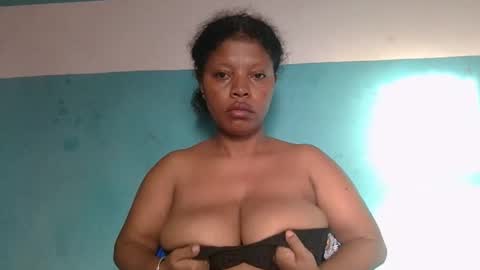 Snapshot of magniah chatting on March 3, 4:07 am magniah online show from March 3, 4:07 am