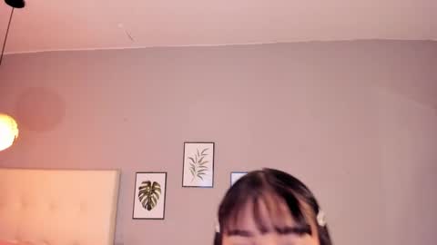 Snapshot of maia_w10 chatting on November 23, 1:44 pm Maia online show from November 23, 1:44 pm