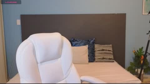 Maiaa Ruiz  online show from December 28, 1:06 pm