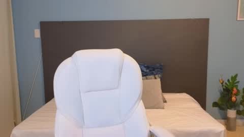 Maiaa Ruiz  online show from December 31, 3:09 pm