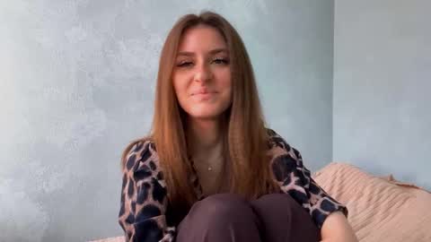 M I A online show from March 26, 7:25 am