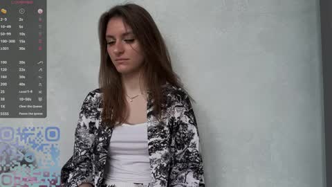 M I A online show from April 1, 1:41 pm