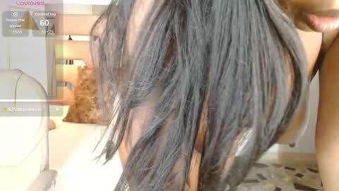 Snapshot of maiacharris_ chatting on November 6, 8:32 pm Maia Charris online show from November 6, 8:32 pm