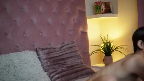  Maia  online show from September 10, 9:37 pm