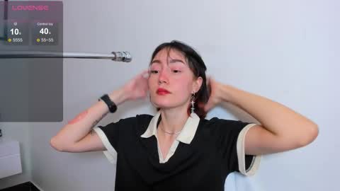 Snapshot of maibys_cute chatting on January 19, 3:21 am maibys online show from January 19, 3:21 am