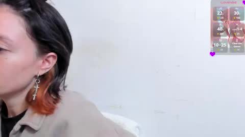 Snapshot of maibys_cute chatting on February 23, 3:59 am maibys online show from February 23, 3:59 am