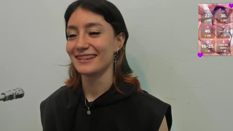 Snapshot of maibys_cute chatting on March 1, 3:52 am maibys online show from March 1, 3:52 am