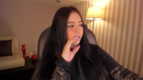 Snapshot of maiiitee_ chatting on October 11, 3:32 pm  Mait  online show from October 11, 3:32 pm