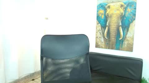 Snapshot of maiki18 chatting on November 15, 2:13 pm I am Maik online show from November 15, 2:13 pm