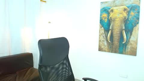 Snapshot of maiki18 chatting on November 25, 10:10 pm I am Maik online show from November 25, 10:10 pm