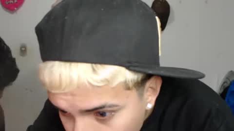 maikjameshot online show from November 26, 5:30 am