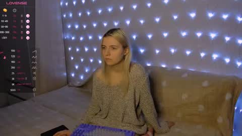 Your kitty online show from December 27, 3:37 pm