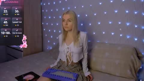 Your kitty online show from September 19, 3:45 pm