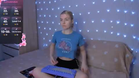 Your kitty online show from October 19, 3:34 pm