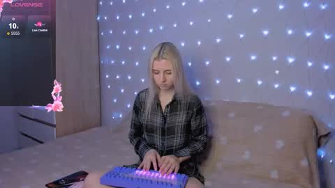 Your kitty online show from October 22, 3:56 pm