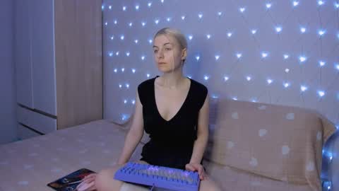 Your kitty online show from November 22, 4:06 pm