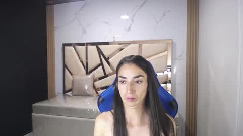 Snapshot of maily_a_ chatting on November 11, 3:06 am Maily online show from November 11, 3:06 am