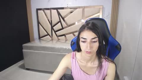 Snapshot of maily_a_ chatting on November 16, 3:01 am Maily online show from November 16, 3:01 am