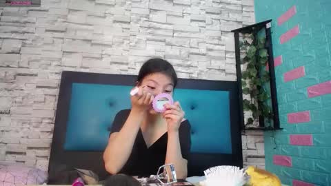  MAILY CAN  online show from September 17, 12:29 pm