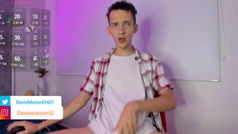 Maison Davis online show from March 12, 10:17 pm