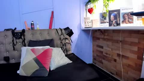 Maite and Lexy online show from February 19, 7:10 pm