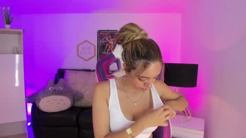 Majo online show from January 15, 8:05 pm