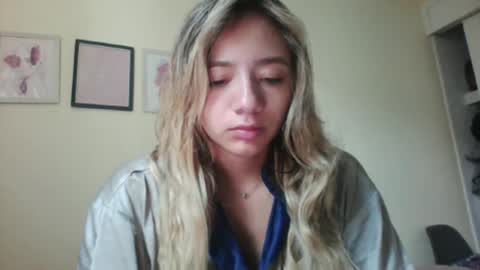 majo_gomezz online show from January 18, 5:17 pm