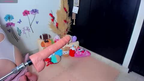 Snapshot of majosworld_21 chatting on November 30, 9:52 pm majosworld_21 online show from November 30, 9:52 pm