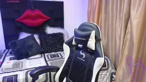 Celeste Bonet  online show from December 3, 12:25 pm