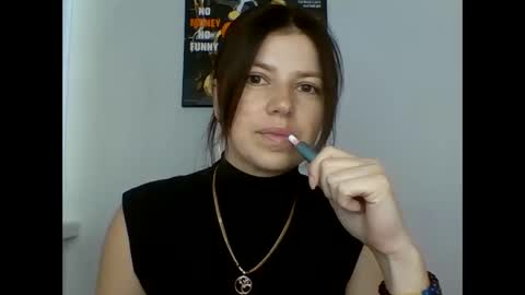 make_mesmile online show from May 25, 6:08 am