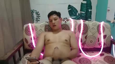 Snapshot of makehugecock chatting on November 19, 8:58 am makehugecock online show from November 19, 8:58 am