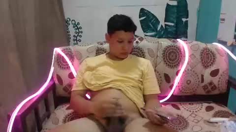 Snapshot of makehugecock chatting on November 20, 8:47 am makehugecock online show from November 20, 8:47 am