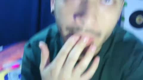 Snapshot of makenzy_darly chatting on February 9, 3:00 am Makenzy darly online show from February 9, 3:00 am