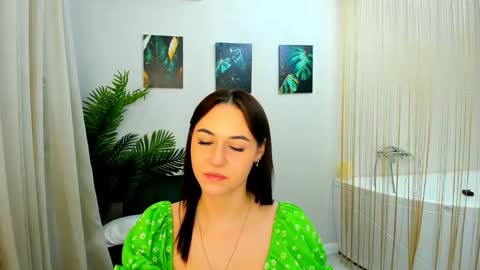 Snapshot of makeyouehappy chatting on December 1, 12:21 pm makeyouehappy online show from December 1, 12:21 pm