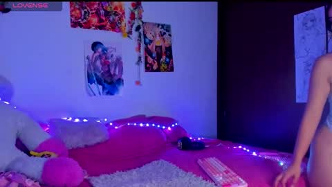 Snapshot of maki_sins chatting on November 19, 5:40 am Maki Sins online show from November 19, 5:40 am