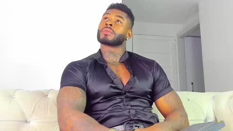 Snapshot of makonneen chatting on November 9, 12:42 am Makonnen online show from November 9, 12:42 am