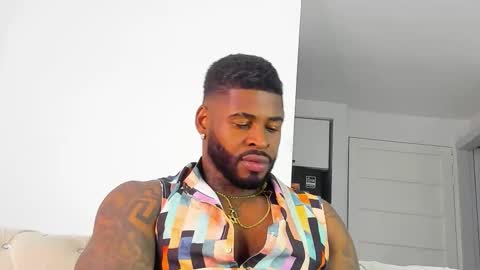 Snapshot of makonneen chatting on November 18, 5:34 am Makonnen online show from November 18, 5:34 am