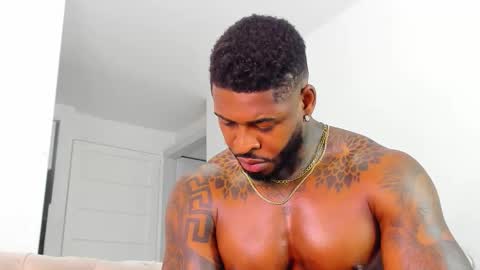 Snapshot of makonneen chatting on November 25, 12:16 pm Makonnen online show from November 25, 12:16 pm