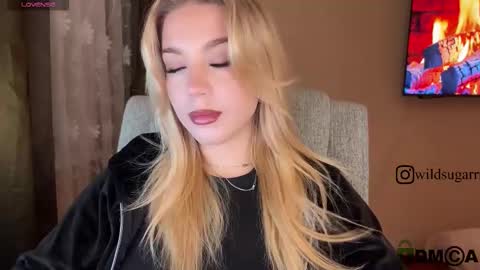 Snapshot of maksisisia chatting on December 14, 2:00 pm maksisisia online show from December 14, 2:00 pm