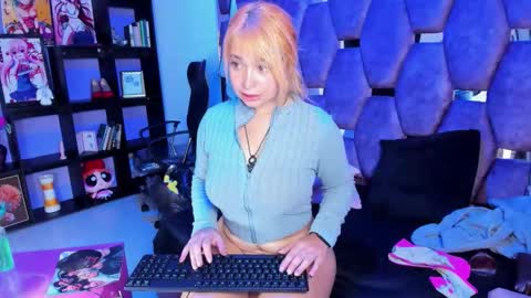 maky_coss online show from April 20, 3:15 pm