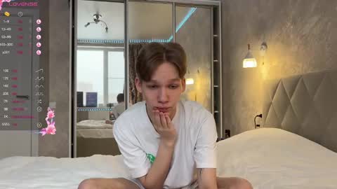 Snapshot of malcolm_yang chatting on February 3, 12:36 pm Tom and Mark 3 online show from February 3, 12:36 pm