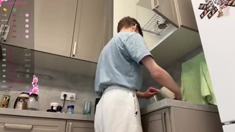 Snapshot of malcolm_yang chatting on February 8, 1:11 pm Tom and Mark 3 online show from February 8, 1:11 pm