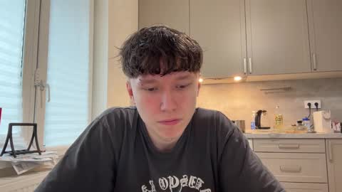 Snapshot of malcolm_yang chatting on March 6, 6:41 am Tom and Mark 3 online show from March 6, 6:41 am