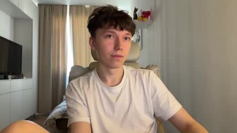 Snapshot of malcolm_yang chatting on September 29, 12:32 pm Tom and Mark 3 online show from September 29, 12:32 pm